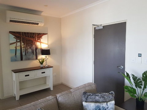 Darwin-Ocean Views, Tropical Getaway, Pool & Aircon - Accommodation Great Ocean Road 6