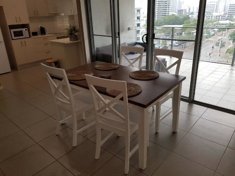 Darwin-Ocean Views, Tropical Getaway, Pool & Aircon - Accommodation Great Ocean Road 7