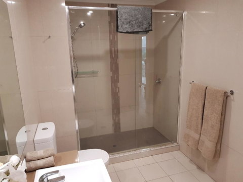 Darwin-Ocean Views, Tropical Getaway, Pool & Aircon - Accommodation Great Ocean Road 15