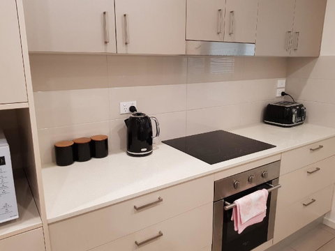 Darwin-Ocean Views, Tropical Getaway, Pool & Aircon - Accommodation Great Ocean Road 9