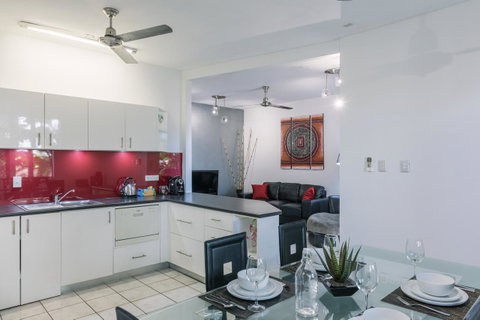 CitySide Apartment - 2 Bedroom With Private Courtyard - Accommodation Great Ocean Road 0