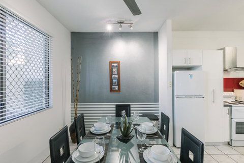 CitySide Apartment - 2 Bedroom With Private Courtyard - Accommodation Great Ocean Road 2
