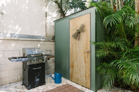 CitySide Apartment - 2 Bedroom With Private Courtyard - Accommodation Great Ocean Road 12