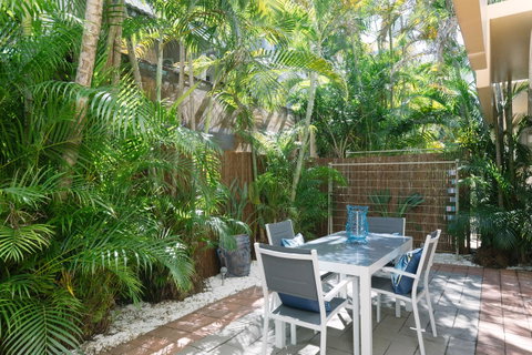 CitySide Apartment - 2 Bedroom With Private Courtyard - Accommodation Great Ocean Road 13