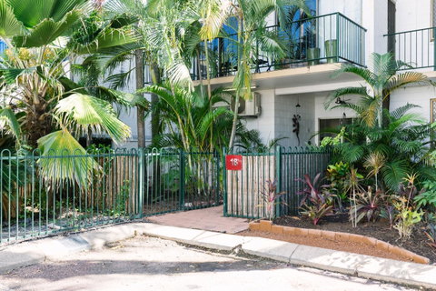 CitySide Apartment - 2 Bedroom With Private Courtyard - Accommodation Great Ocean Road 6