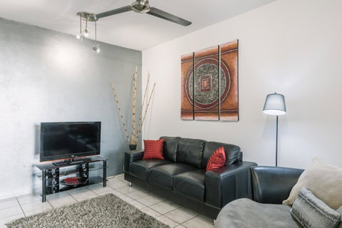 CitySide Apartment - 2 Bedroom With Private Courtyard - Accommodation Great Ocean Road 1