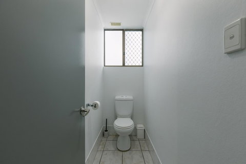 CitySide Apartment - 2 Bedroom With Private Courtyard - Accommodation Great Ocean Road 20