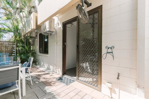 CitySide Apartment - 2 Bedroom With Private Courtyard - Accommodation Great Ocean Road 10