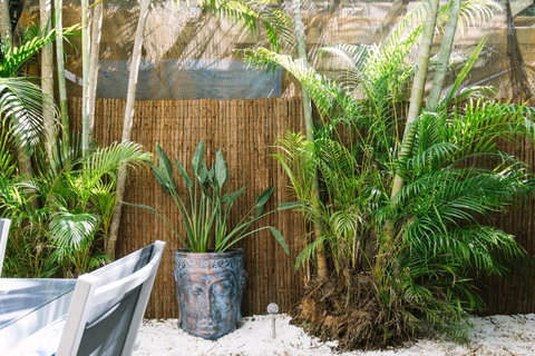 CitySide Apartment - 2 Bedroom With Private Courtyard - Accommodation Great Ocean Road 11