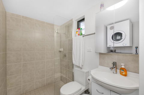 BOUTIQUE APARTMENTS BEACH LOCATION - Accommodation Great Ocean Road 2