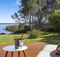 Braeside - waterfront fireplace - Accommodation Great Ocean Road