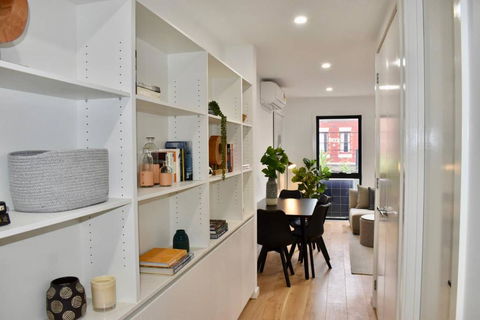 Brand New 2 Bed Apartment With Stunning City Views - Accommodation Great Ocean Road 3