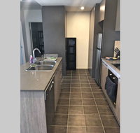 Bright Modern Stylish - Top Floor Apt - Woden - Accommodation Great Ocean Road