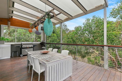 Bristlebird - Beach 650m, Pets, Fireplace, Linen, 4 Bdrm, WiFi - Accommodation Great Ocean Road 3