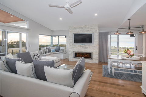 Busselton Beach House - Accommodation Great Ocean Road 1