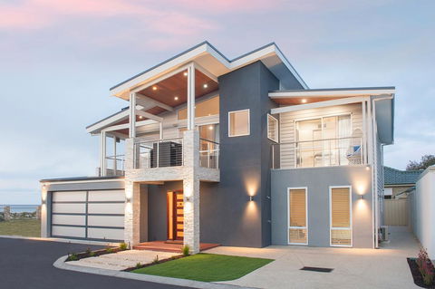 Busselton Beach House - Accommodation Great Ocean Road 0