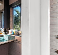 Byron Vista - Stroll to beach and town - Accommodation Great Ocean Road