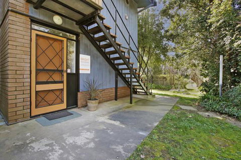 Cedar 6 - Fully Renovated Apartment - Accommodation Great Ocean Road 3
