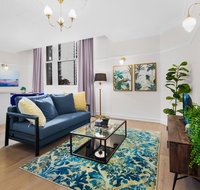 Central Apartment with Spacious Living and Dining