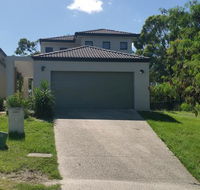 Central Gold Coast Large Modern Elevated House - Accommodation Great Ocean Road