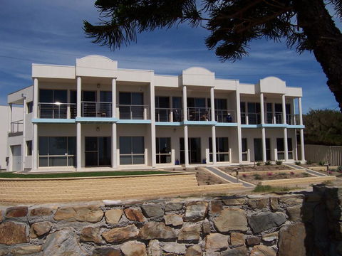 Christies Seahorse Holiday Townhouses - Accommodation Great Ocean Road 0