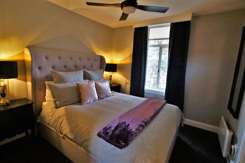 City Life Apartment-full Kitchen & Separate Bedroom - Accommodation Great Ocean Road 3
