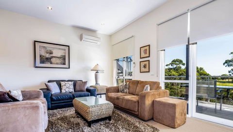 COASTAL SOUL VILLA @ BROADBEACH - Accommodation Great Ocean Road 3