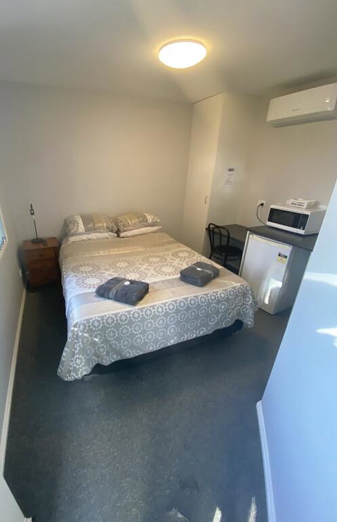 Commercial Hotel Curlewis - Accommodation Great Ocean Road 3