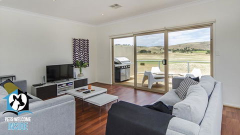 Contemporary Golf Course Frontage 3BR - Accommodation Great Ocean Road 1