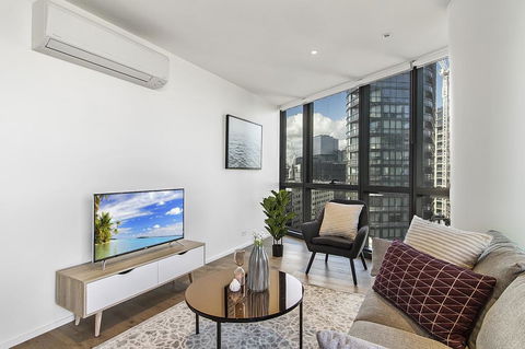 Contemporary Luxury With Views At Maya Waterfront - Accommodation Great Ocean Road 0
