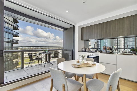 Contemporary Luxury With Views At Maya Waterfront - Accommodation Great Ocean Road 1