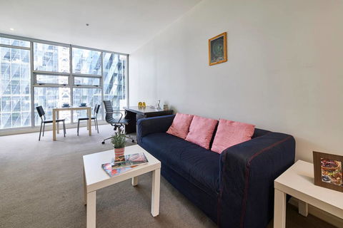 Convenient & Modern 1 Bed Apartment Docklands - Accommodation Great Ocean Road 2
