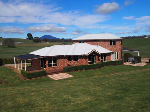 Country Meets Town - Accommodation Great Ocean Road 2