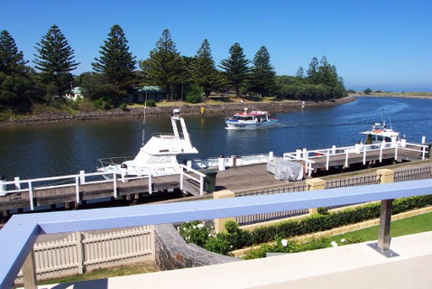 Dockside Waterfront Indulgence - Accommodation Great Ocean Road 2