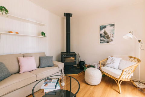 DOVESTONES BY THE SEA - INVERLOCH - Accommodation Great Ocean Road 0