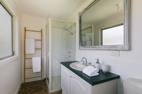 DOVESTONES BY THE SEA - INVERLOCH - Accommodation Great Ocean Road 3