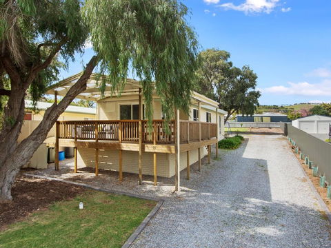 EdAn Beachhouse - 21 Laronde - Accommodation Great Ocean Road 2