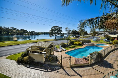Emmanuel Holiday Apartment - Accommodation Great Ocean Road 0