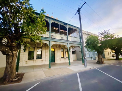 Entire Townhouse In Heart Of Echuca's Port CBD - 15 Guest Capacity - Accommodation Great Ocean Road 0