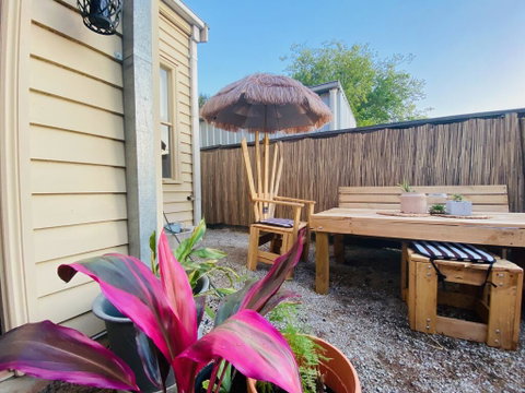 Entire Townhouse In Heart Of Echuca's Port CBD - 15 Guest Capacity - Accommodation Great Ocean Road 2