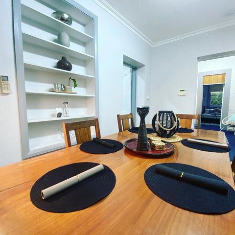 Entire Townhouse In Heart Of Echuca's Port CBD - 15 Guest Capacity - Accommodation Great Ocean Road 3