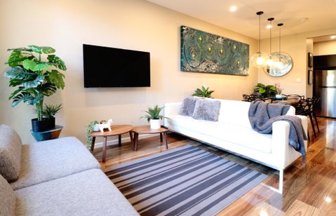 EROS City Fringe - Wifi, Wine, Netflix, Pets OK And Park Views! - Accommodation Great Ocean Road 1