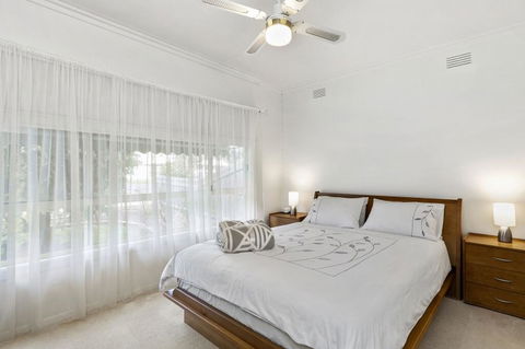 Francis Geelong 156 - Accommodation Great Ocean Road 3