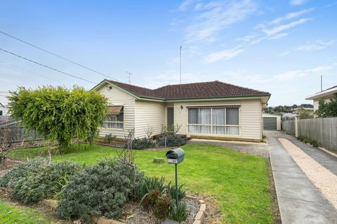 Francis Geelong 156 - Accommodation Great Ocean Road 1