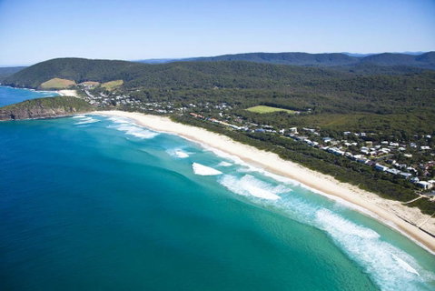 FRANGIPANI BEACH HOUSE - PET FRIENDLY 22 Belbourie Cres Boomerang Beach - Accommodation Great Ocean Road 1