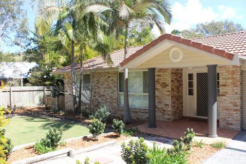 FRANGIPANI BEACH HOUSE - PET FRIENDLY 22 Belbourie Cres Boomerang Beach - Accommodation Great Ocean Road 0