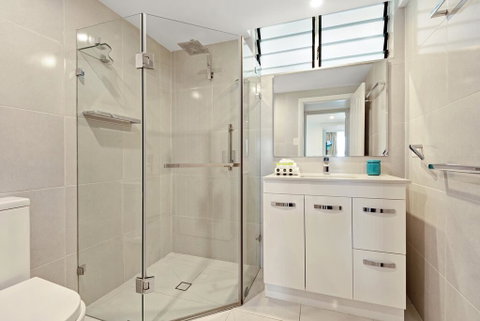 Fully Renovated Frangipani Beach Front Apartments - Accommodation Great Ocean Road 1