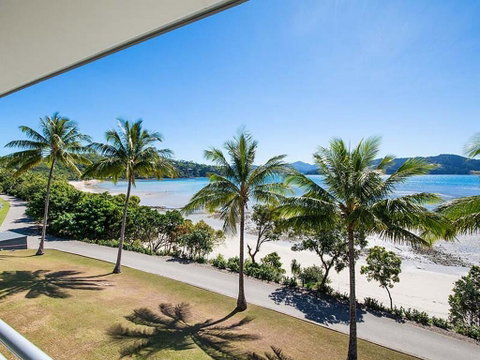 Fully Renovated Frangipani Beach Front Apartments - Accommodation Great Ocean Road 3