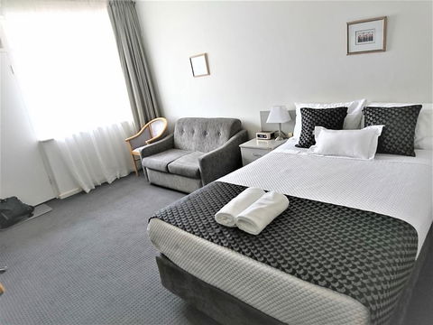Glenelg Beach Gateway On Moseley - Accommodation Great Ocean Road 0