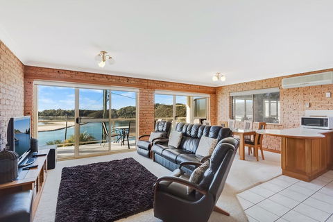 Grand Pacific 2 Unit 2 - Accommodation Great Ocean Road 0